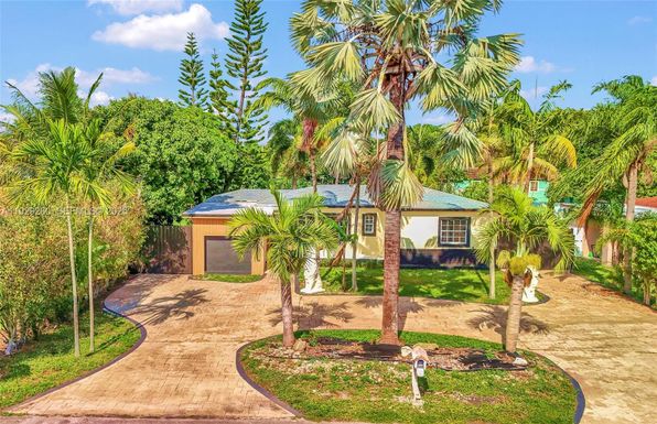 261 NW 144th St, Miami FL 33168