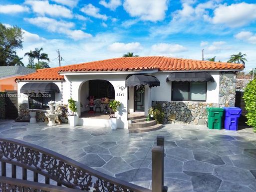2241 SW 26th St, Miami FL 33133