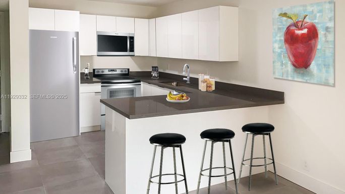 8005 Lake Dr # 207, Doral FL 33166