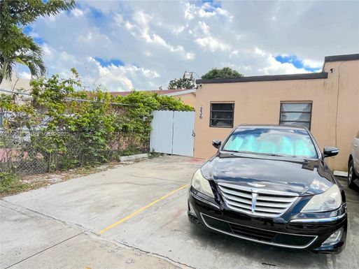236 E 14th St # B, Hialeah FL 33010