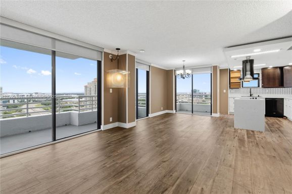 3300 NE 192nd St, Aventura FL 33180