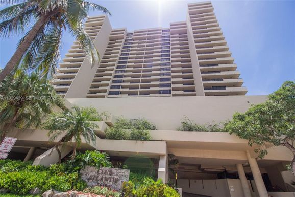 2555 Collins Ave # 911, Miami Beach FL 33140