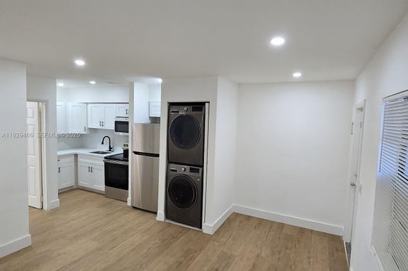 417 NW 2nd Ave # 00, Hallandale Beach FL 33009