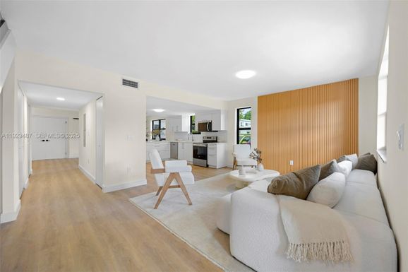 7994 Crespi Blvd # 7994, Miami Beach FL 33141