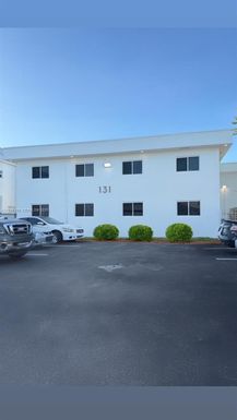 131 NW 77th St # 6, Miami FL 33150
