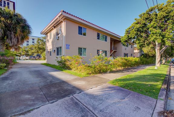 212 Phoenetia Ave # 2, Coral Gables FL 33134