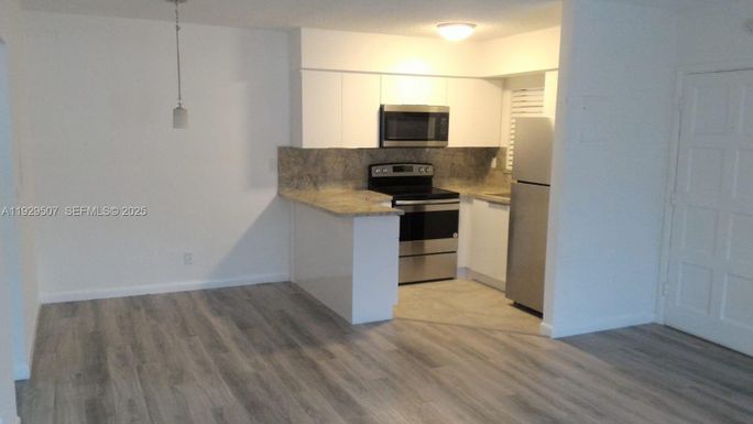 1755 NE 116th Rd # 15, North Miami FL 33181