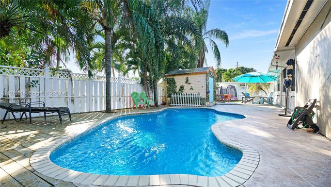 9730 Johnson St, Pembroke Pines FL 33024