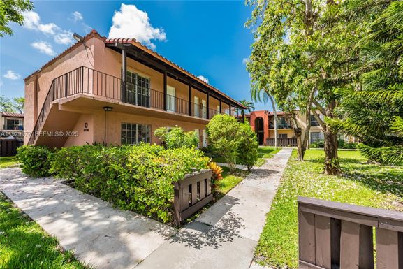 10784 N Kendall Dr # D2, Miami FL 33176