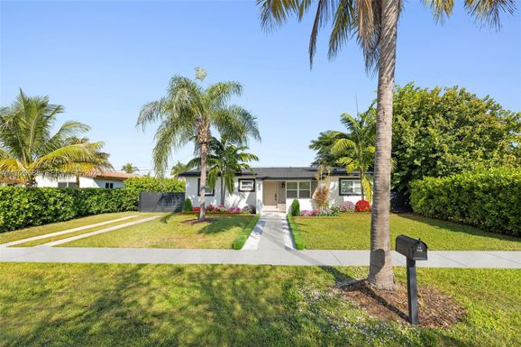 10111 Jamaica Dr, Cutler Bay FL 33189