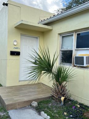 1948 Fillmore, Hollywood FL 33020