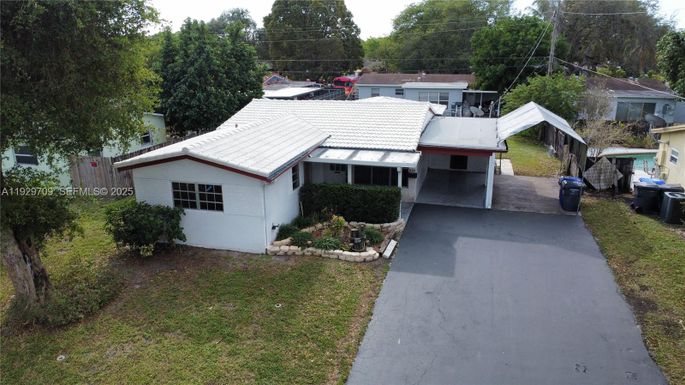 6560 Sherman St, Hollywood FL 33024