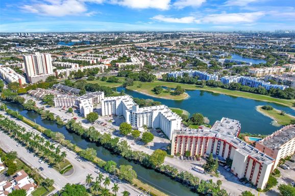 9682 Fontainebleau Blvd # 306, Miami FL 33172