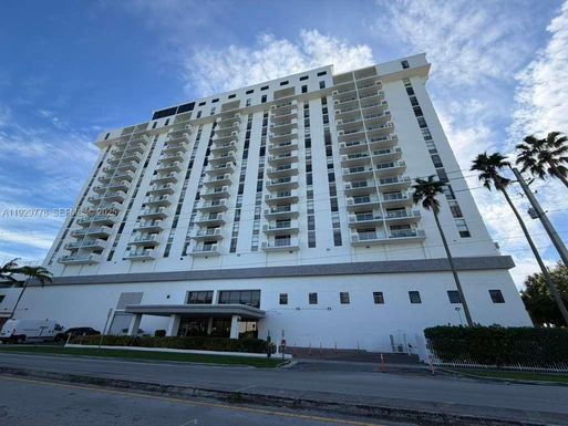 13499 Biscayne Blvd # 1206, North Miami FL 33181