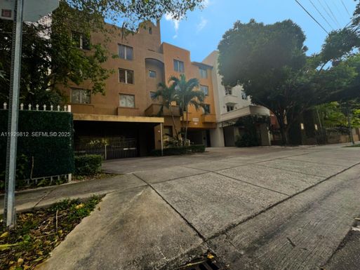 2630 SW 28th St # 44, Miami FL 33133