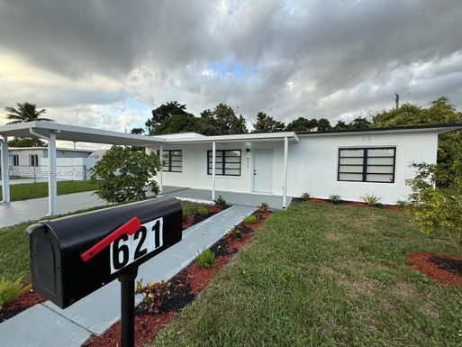 621 E 13th St, Hialeah FL 33010