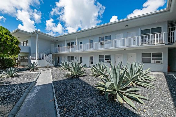 7271 Gary Ave # 6, Miami Beach FL 33141