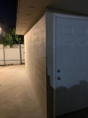 20811 NW Miami Pl # B, Miami Gardens FL 33169