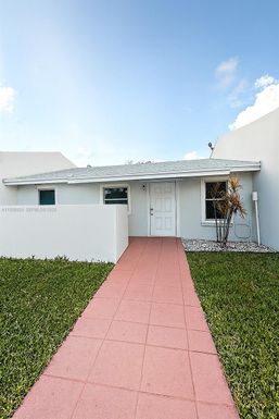 10385 SW 209th Ln, Cutler Bay FL 33189
