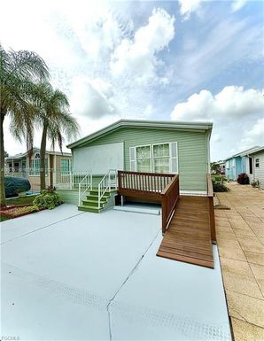 120 Caravan CIR, Other City - In The State Of Florida FL 33903