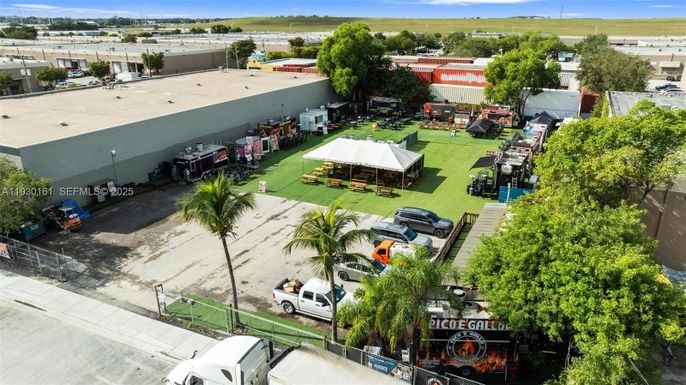 7070 NW 84th Ave, Medley FL 33166