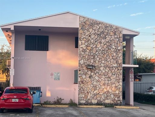15 W 9th St # 1, Hialeah FL 33010