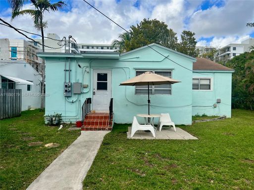 2018 Jackson St, Hollywood FL 33020