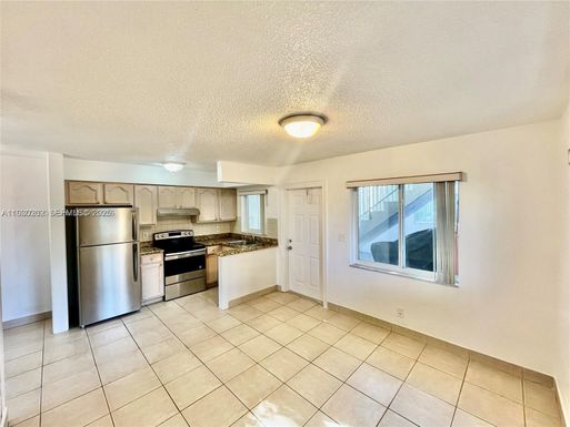 1274 NE 40th St # 4, Oakland Park FL 33334