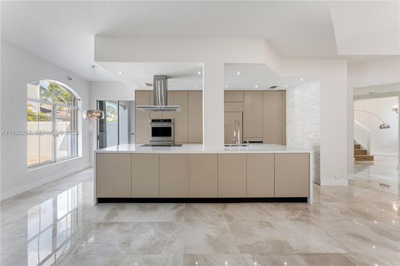 21156 NE 33rd Ave, Aventura FL 33180