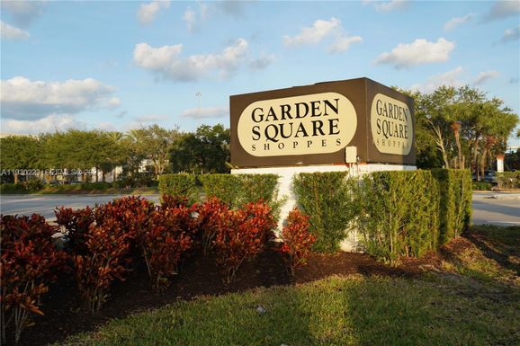 2427 24th Lane, Palm Beach Gardens FL 33418