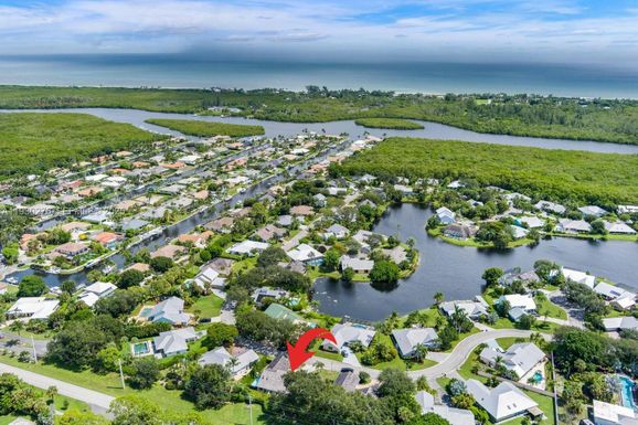 10370 SE Jupiter Narrows Dr, Hobe Sound FL 33455