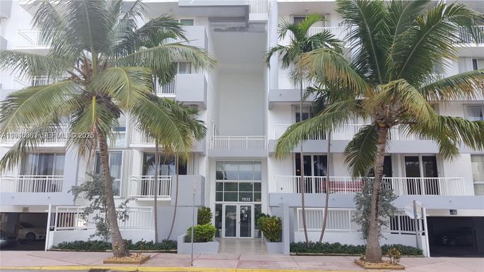 7832 Collins Ave # 403, Miami Beach FL 33141
