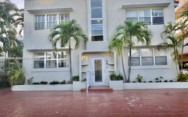 7636 Abbott Ave # 3, Miami Beach FL 33141