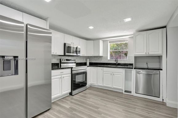 2701 NW 18th Ter # A, Oakland Park FL 33311