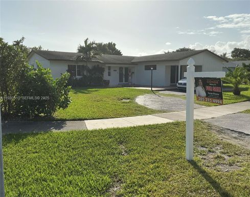 9700 SW 189th St, Cutler Bay FL 33157