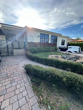 5010 E 1st Ave # 5010, Hialeah FL 33013