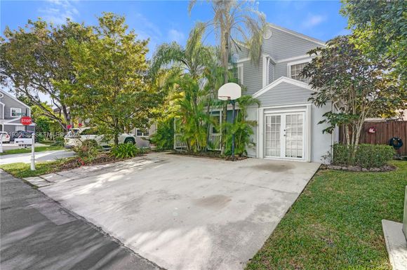 11728 SW 118th Ter, Miami FL 33186