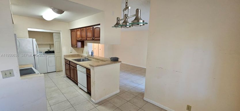9877 Westview Dr # 628, Coral Springs FL 33076