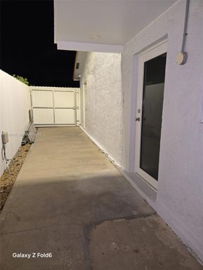 19251 NW 61st Ave # 19251, Hialeah FL 33015