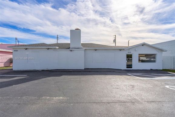 8930 SW 40th St, Miami FL 33165