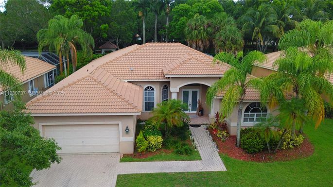 3937 Nighthawk Dr, Weston FL 33331