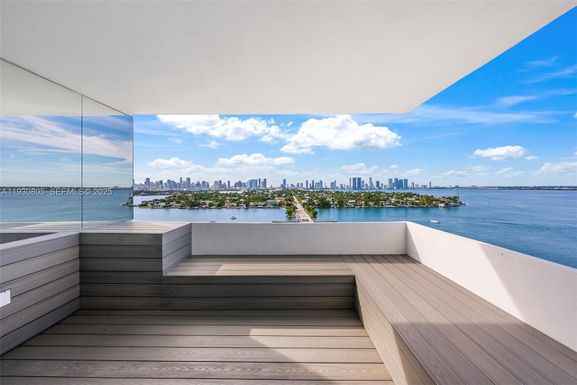 3 Island Ave, Miami Beach FL 33139