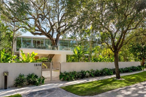 1616 Onaway Dr, Miami FL 33133