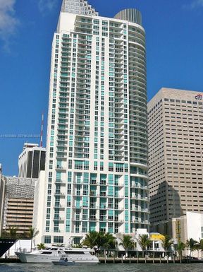 300 S Biscayne Blvd # 3201, Miami FL 33131