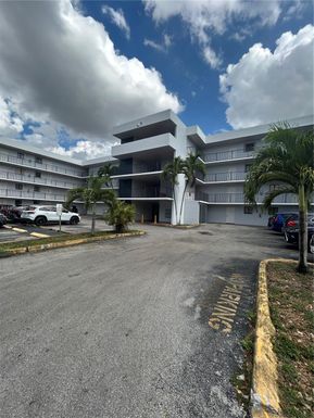 5701 W 25th Ct # 305, Hialeah FL 33016