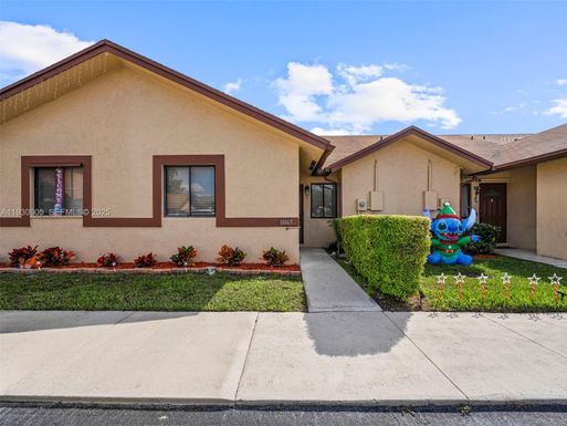 11065 NW 38th Pl, Sunrise FL 33351