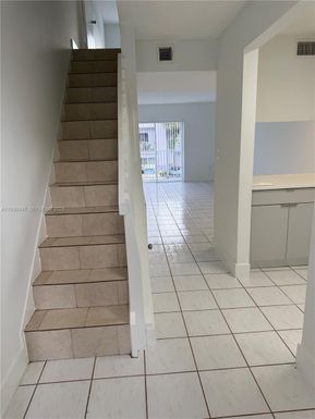 2760 W 76th St # 203, Hialeah FL 33016