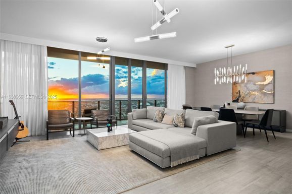 1000 Brickell Plz, Miami FL 33131