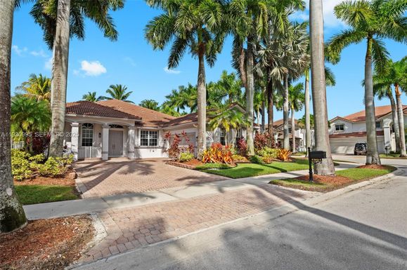 1901 Timberline Rd, Weston FL 33327