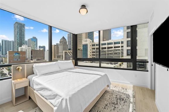 225 N Miami Avenue # 912, Miami FL 33128